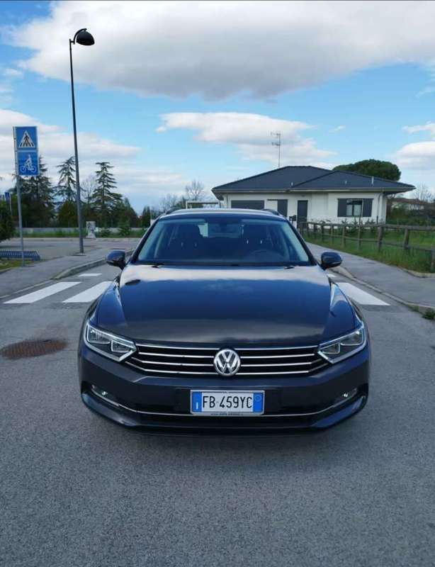 Usata 2017 VW Passat Business Tre volumi | 13.000 € (Ottimo prezzo) - Immagine 1/4