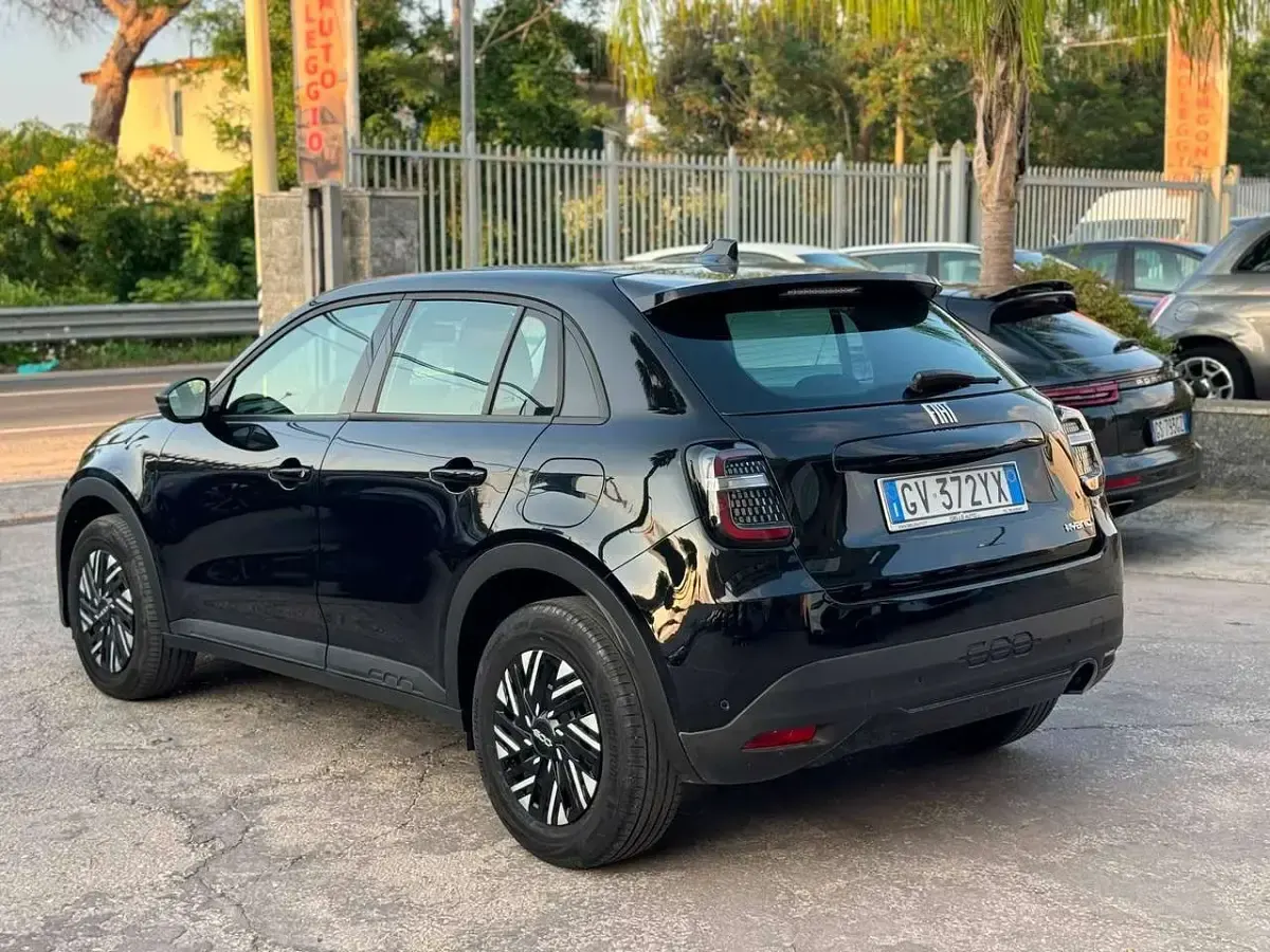 Usata Fiat 600 101 CV (74 kW) 2024 Nero SUV