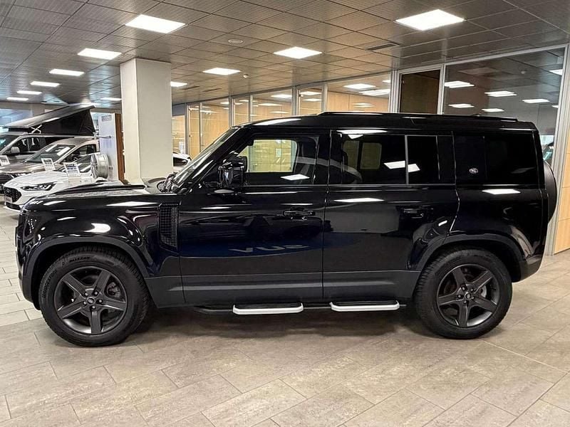 Usata Land Rover Defender SE 200 CV (147 kW) 2023 Nero metallizzato SUV