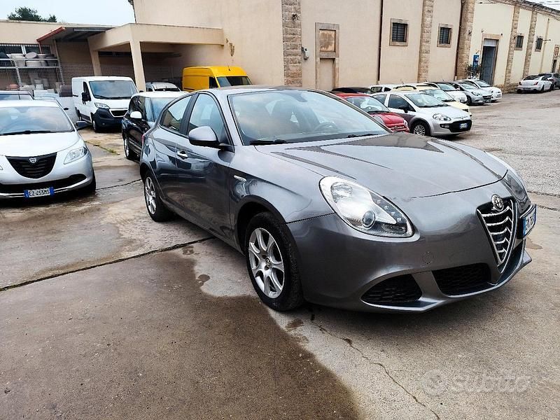 Usata Alfa Romeo Giulietta 109 CV (80 kW) 2011 Grigio Utilitaria