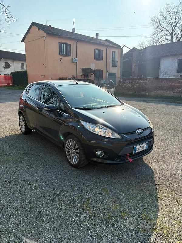 Usata Ford Fiesta 68 CV (50 kW) 2008 Nero Utilitaria