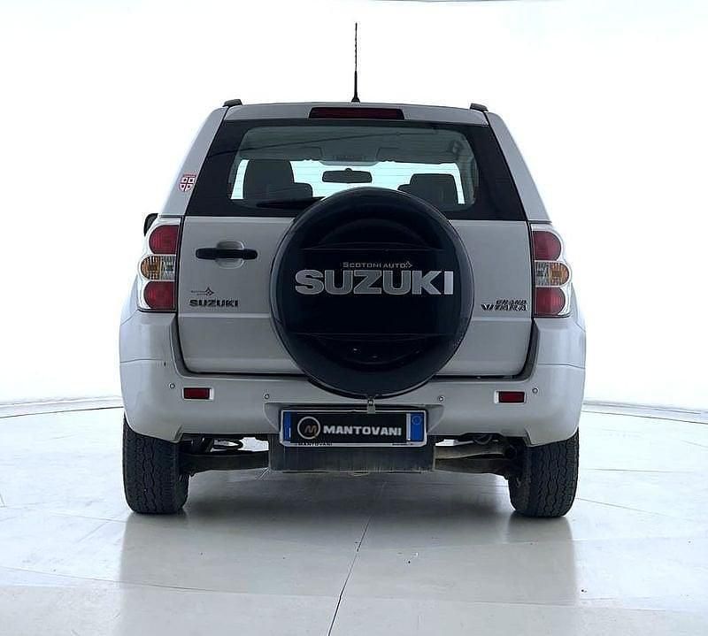 Usata Suzuki Grand Vitara 94 CV (69 kW) 2005 Argento SUV
