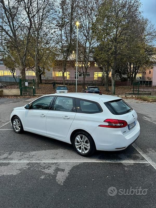 Usata Peugeot 308 SW Business-Line 120 CV (88 kW) 2016 Bianco Station wagon