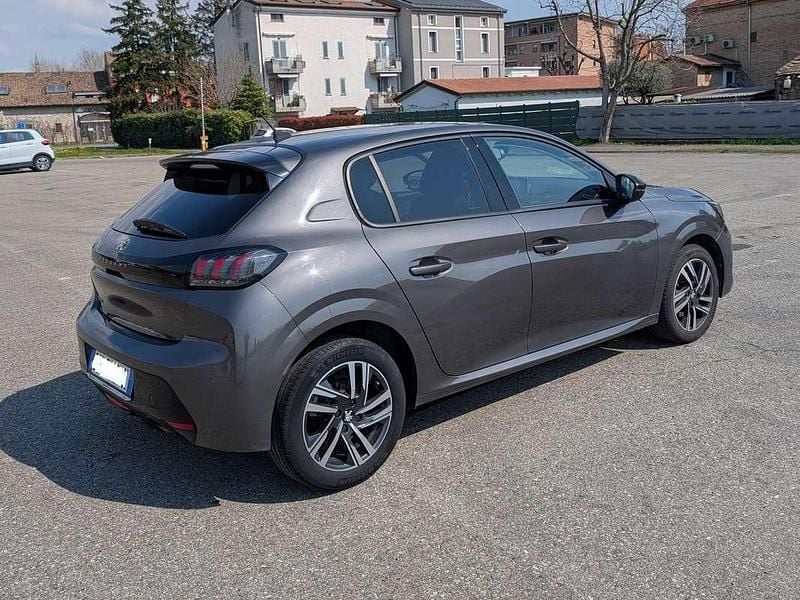 Usata Peugeot 208 Allure 102 CV (75 kW) 2022 Grigio Utilitaria