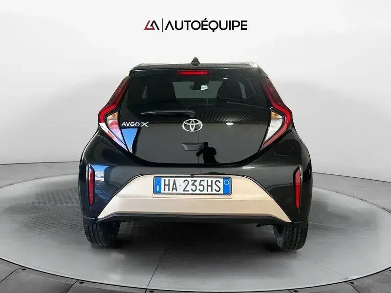 Usata Toyota Aygo X Trend 72 CV (52 kW) 2025 Beige SUV
