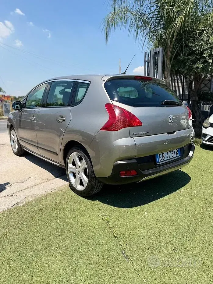 Usata Peugeot 3008 Premium 112 CV (82 kW) 2011 Grigio Station wagon