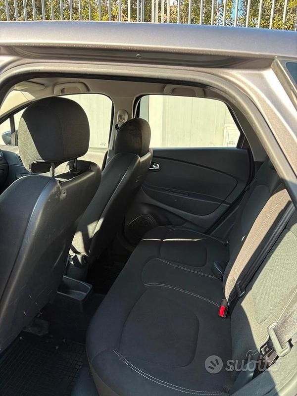 Usata Renault Captur 90 CV (66 kW) 2018 Grigio SUV