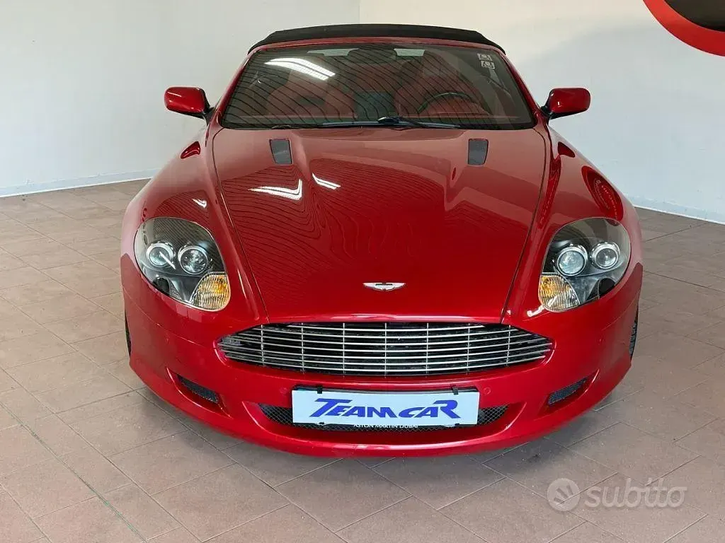 Usata Aston Martin DB9 454 CV (333 kW) 2008 Rosso Cabrio