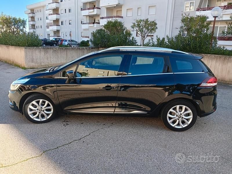 Usata Renault Clio GrandTour 75 CV (55 kW) 2018 Nero Station wagon