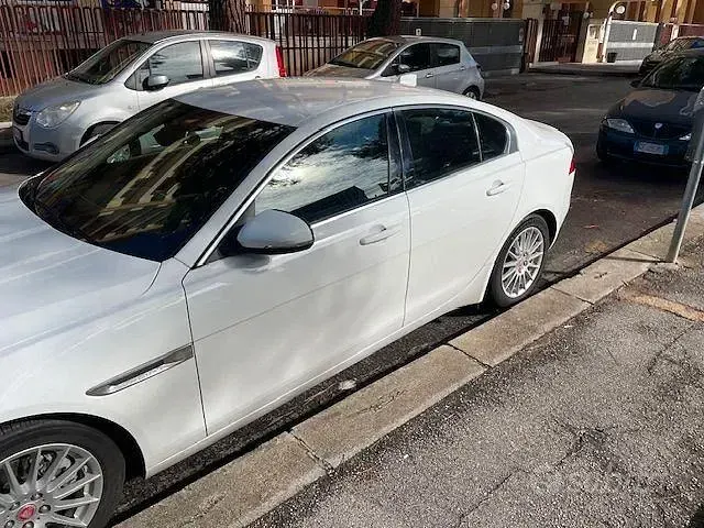 Usata Jaguar XE 180 CV (132 kW) 2018 Bianco Berlina