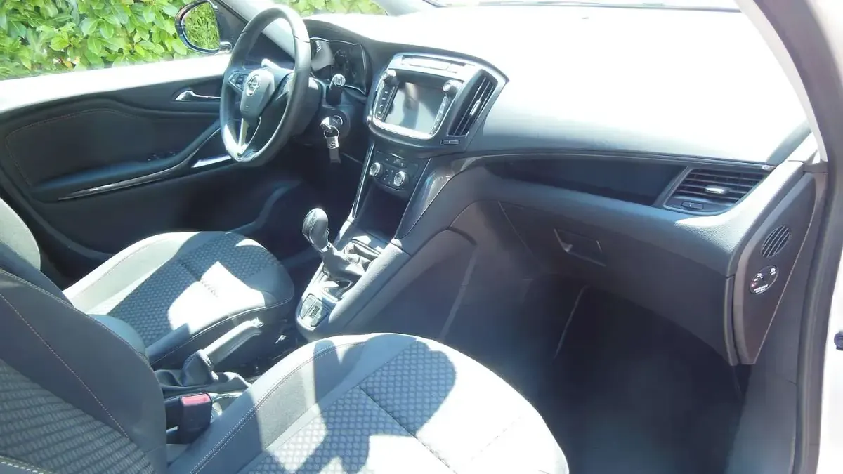 Usata Opel Zafira Innovation 150 CV (110 kW) 2017 Argento Monovolume