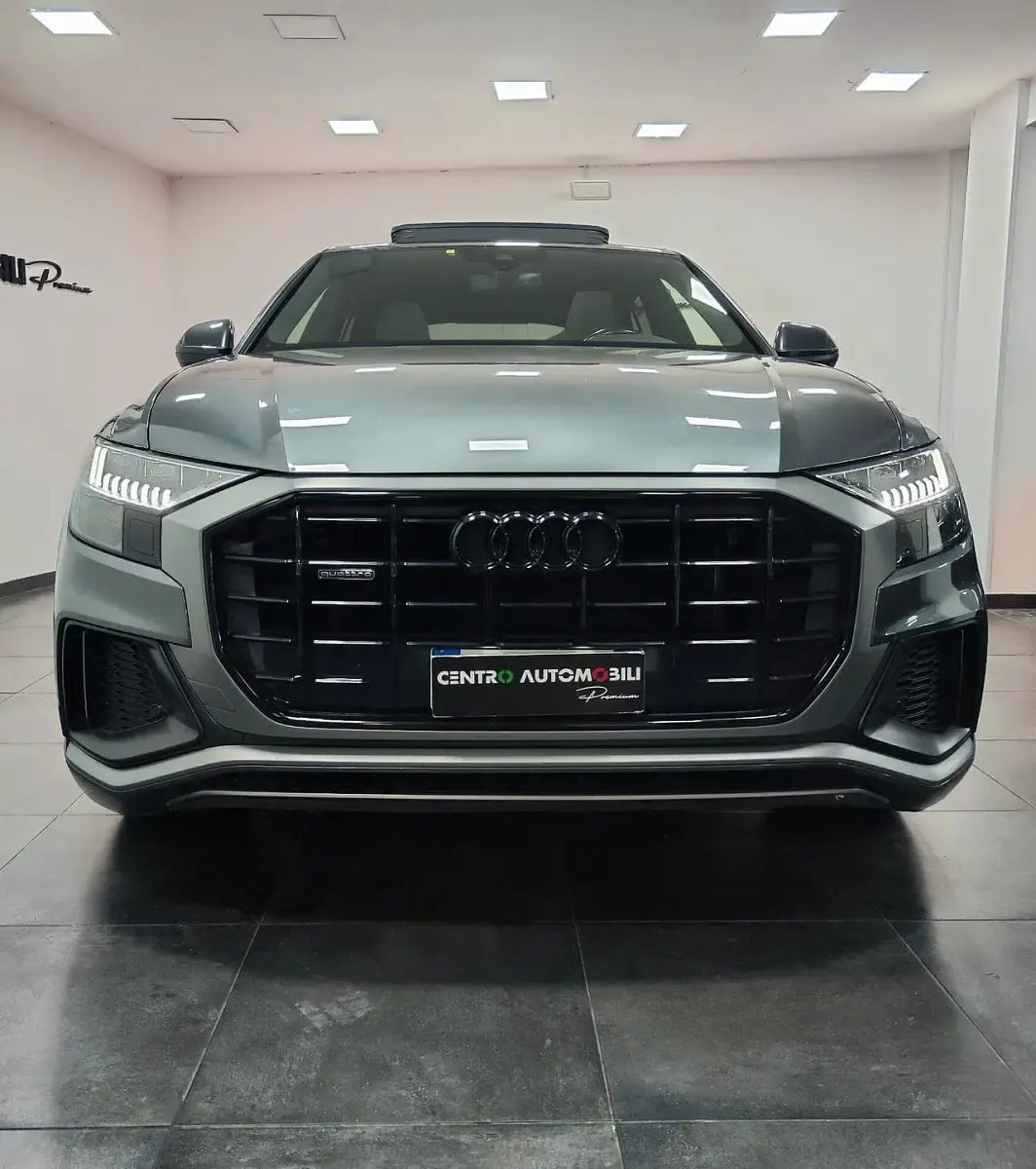 Usata Audi Q8 S-Line 286 CV (210 kW) 2019 Grigio SUV