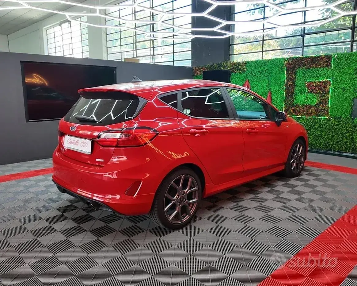 Usata Ford Fiesta ST-Line 125 CV (91 kW) 2023 Race red Utilitaria