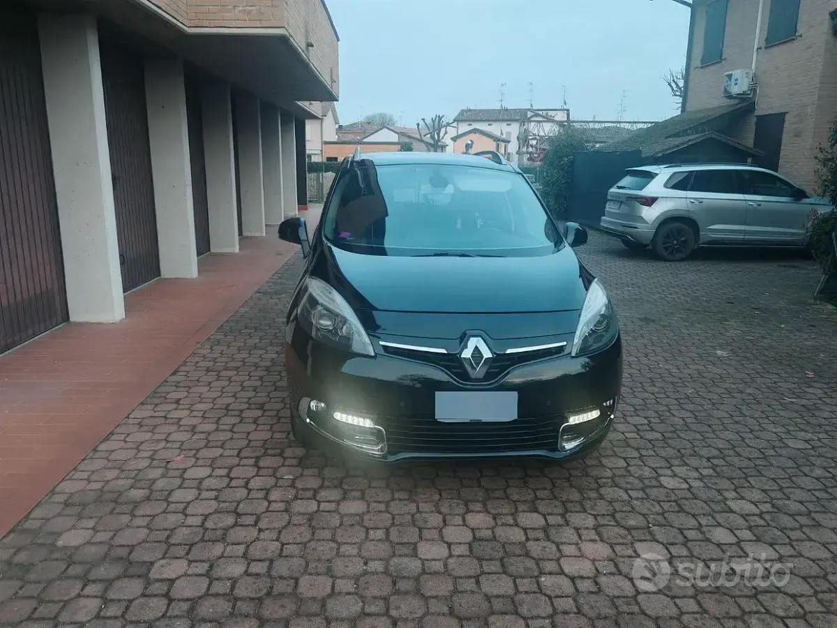 Usata Renault Scénic 110 CV (80 kW) 2015 Nero Monovolume