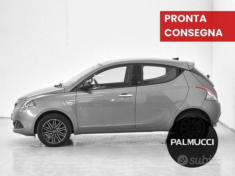 Usata Lancia Ypsilon Gold 69 CV (50 kW) 2021 Other Utilitaria