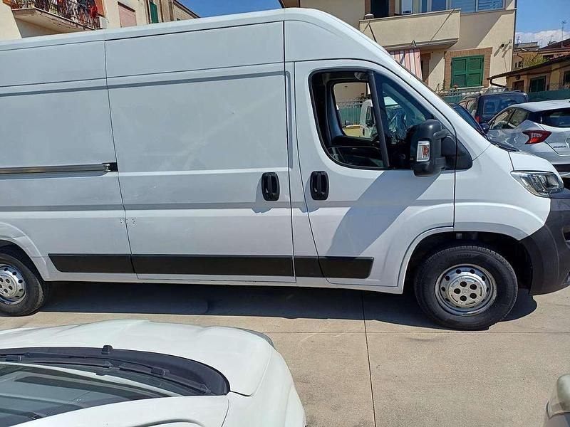 Usata Fiat Ducato 140 CV (102 kW) 2022 Bianco icy pastello Furgone