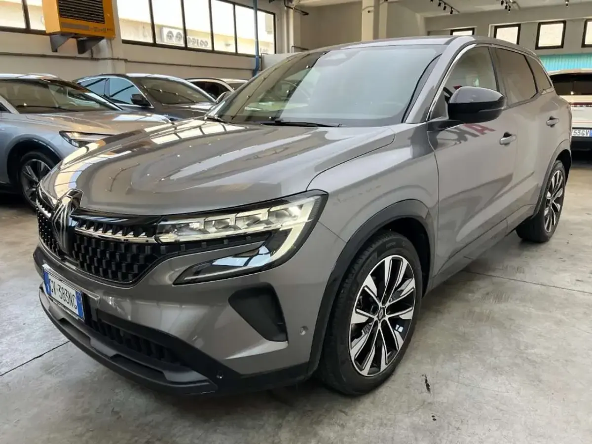 Usata Renault Austral Techno 158 CV (116 kW) 2024 Grigio SUV