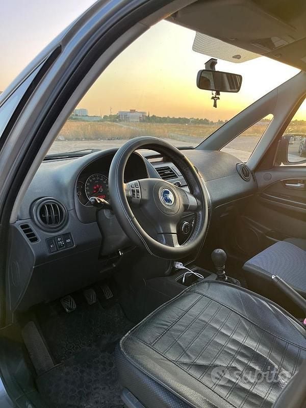 Usata Fiat Sedici 120 CV (88 kW) 2007 SUV