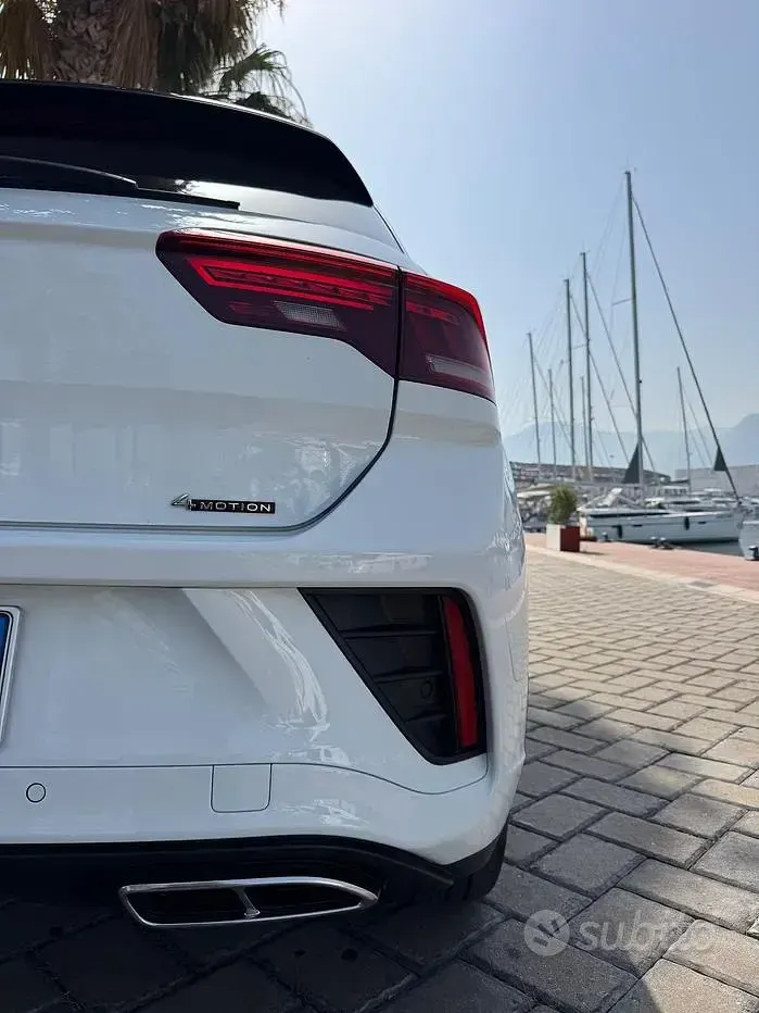 Usata VW T-Roc R-line 150 CV (110 kW) 2022 Bianco SUV