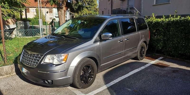 Usata 2008 Chrysler Grand Voyager Limited Monovolume | 5990 € (Buon prezzo) - Immagine 1/2