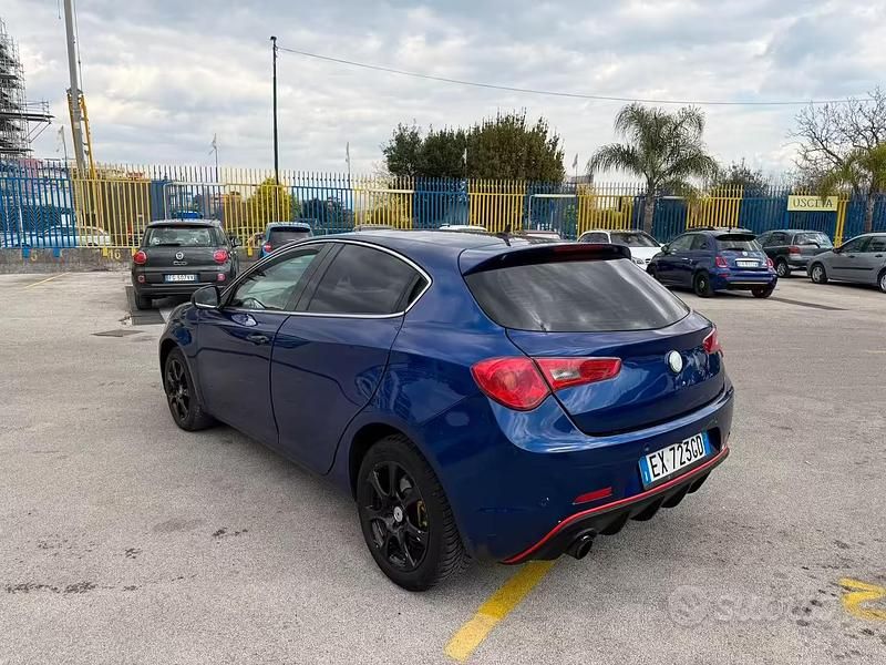 Usata Alfa Romeo Giulietta 105 CV (77 kW) 2015 Blu Utilitaria