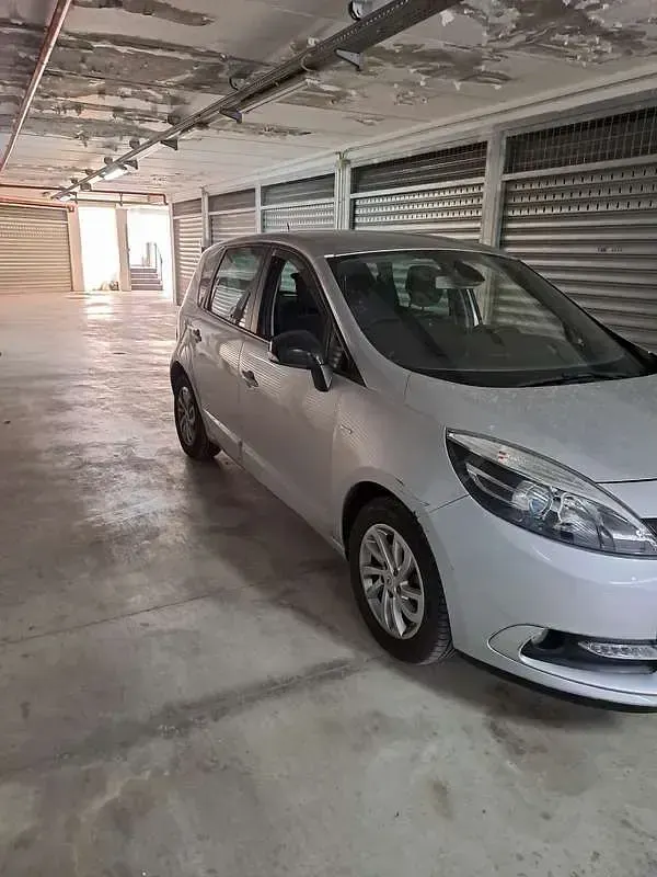 Usata Renault Scénic LIMITED 110 CV (80 kW) 2015 Monovolume