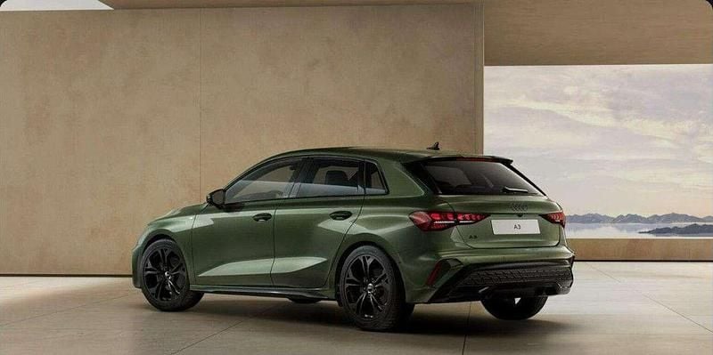 Nuova Audi A3 S-Line 150 CV (110 kW) 2025 Verde Berlina