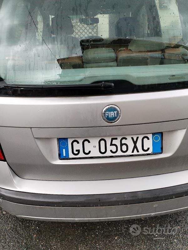 Usata Fiat Idea 95 CV (69 kW) 2004 Grigio Monovolume