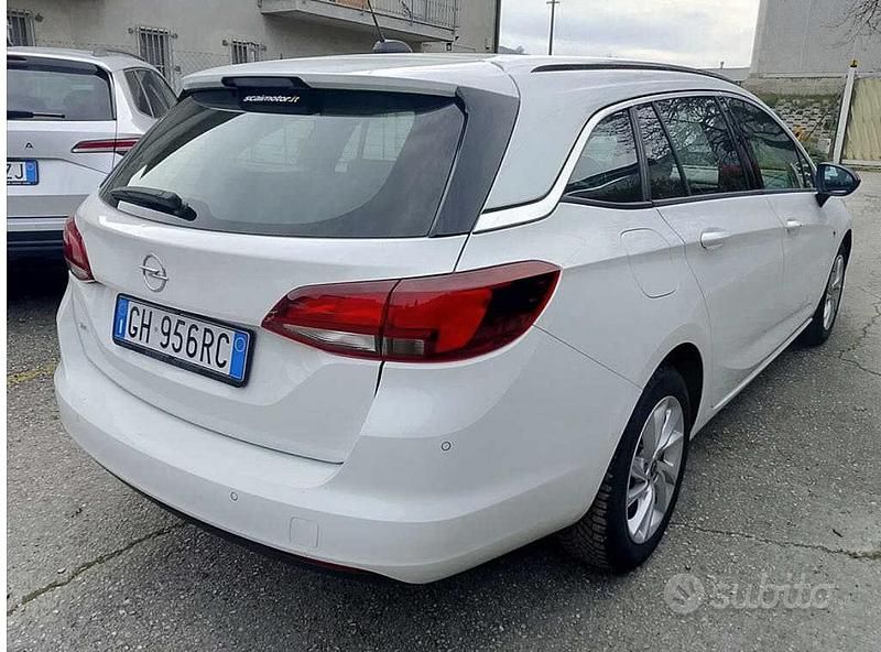 Usata Opel Astra 105 CV (77 kW) 2022 Bianco Station wagon