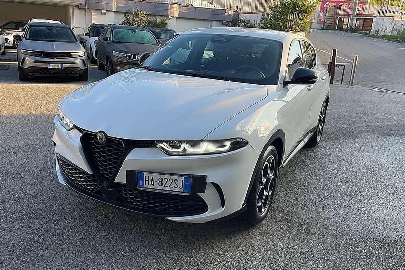 Bianco Usata 2024 Alfa Romeo Tonale Sprint SUV | 24.990 € (Super prezzo) - Immagine 1/4