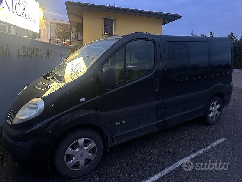 Usata Renault Trafic 90 CV (66 kW) 2008 Blu/azzurro Monovolume