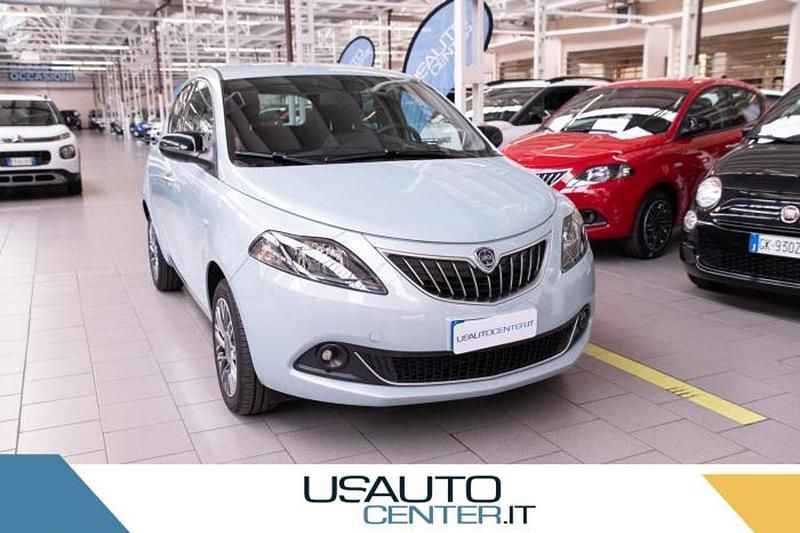 Usata Lancia Ypsilon Gold 70 CV (51 kW) 2023 Verde Utilitaria