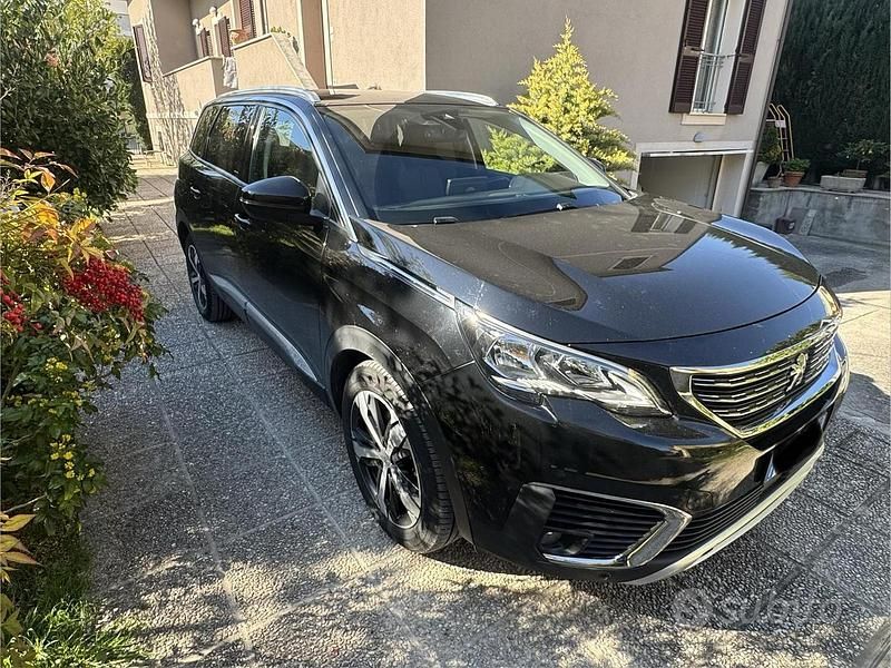 Usata Peugeot 5008 Allure 131 CV (96 kW) 2020 Nero SUV