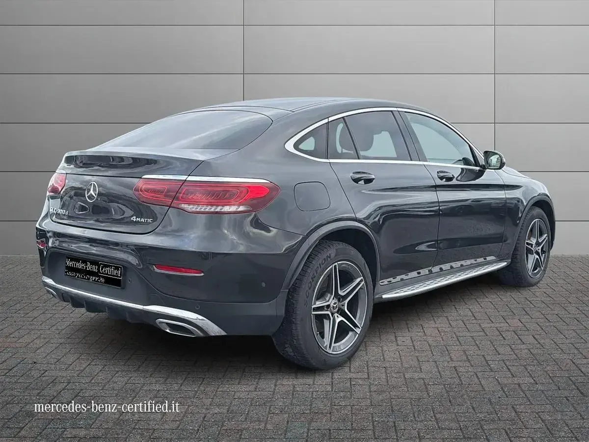 Begagnad Mercedes GLC300 Premium Plus 245 HK (180 kW) 2020 Svart Sportkupé