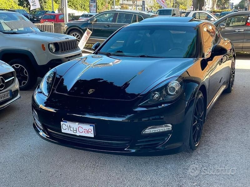 Usata Porsche Panamera Platinum Edition 250 CV (183 kW) 2012 Nero Utilitaria