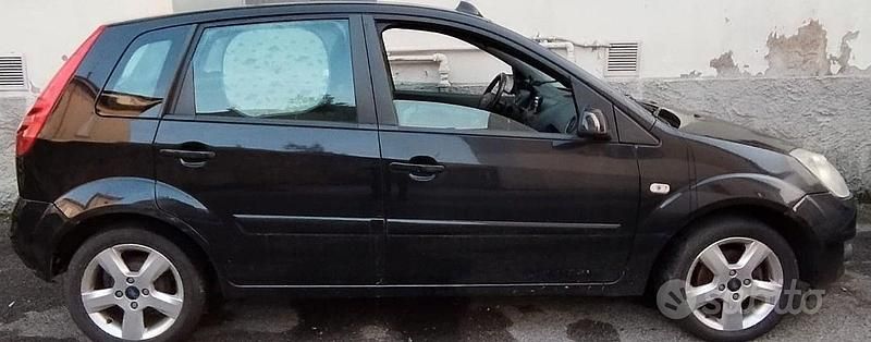 Usata Ford Fiesta Ghia 2007 Nero Berlina