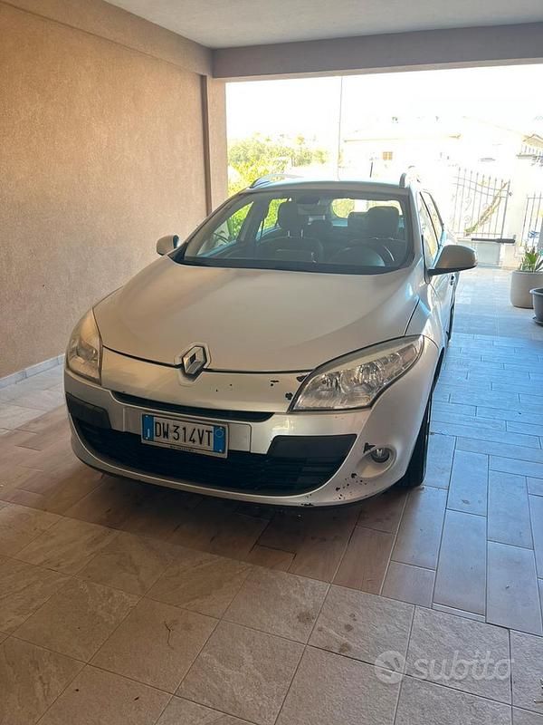 Usata 2009 Renault Mégane III Station wagon | 3000 € (Buon prezzo) - Immagine 1/4