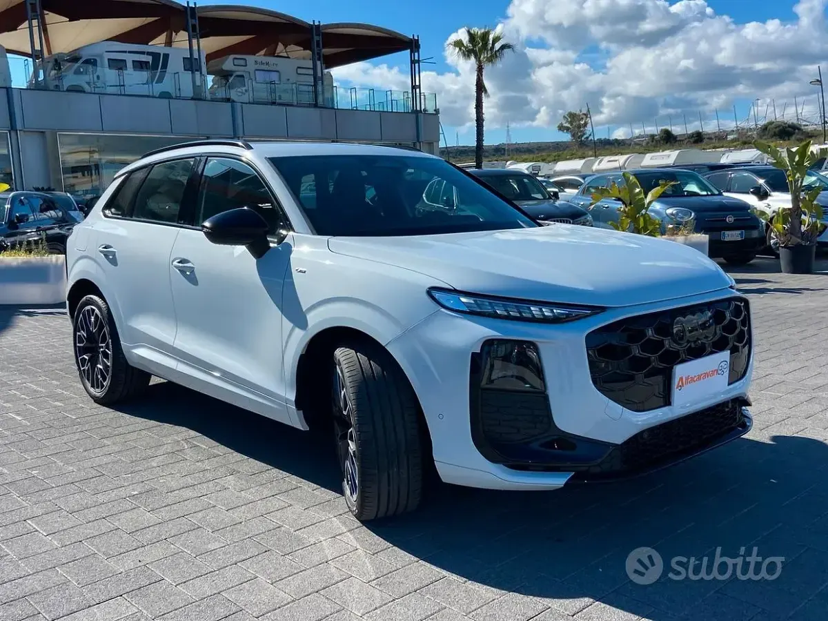 Nuova Audi Q3 S-Line 150 CV (110 kW) 2026 Bianco SUV