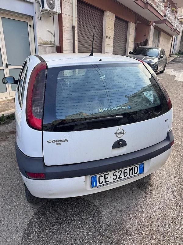 Usata Opel Corsa 75 CV (55 kW) 2003 Bianco Utilitaria