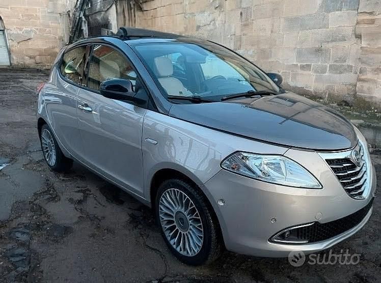 Usata Lancia Ypsilon 95 CV (69 kW) 2011 Utilitaria