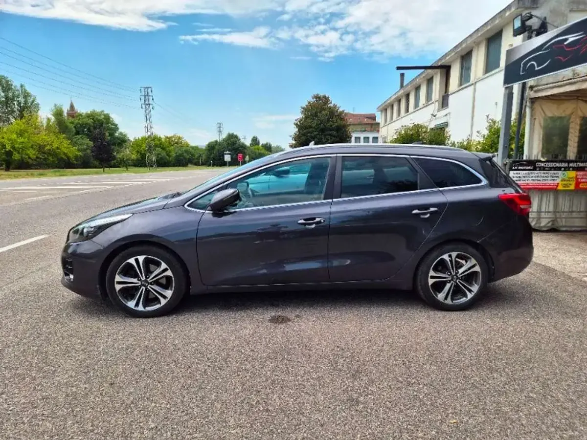 Usata Kia Ceed Sportswagon GT 110 CV (80 kW) 2018 Grigio Station wagon