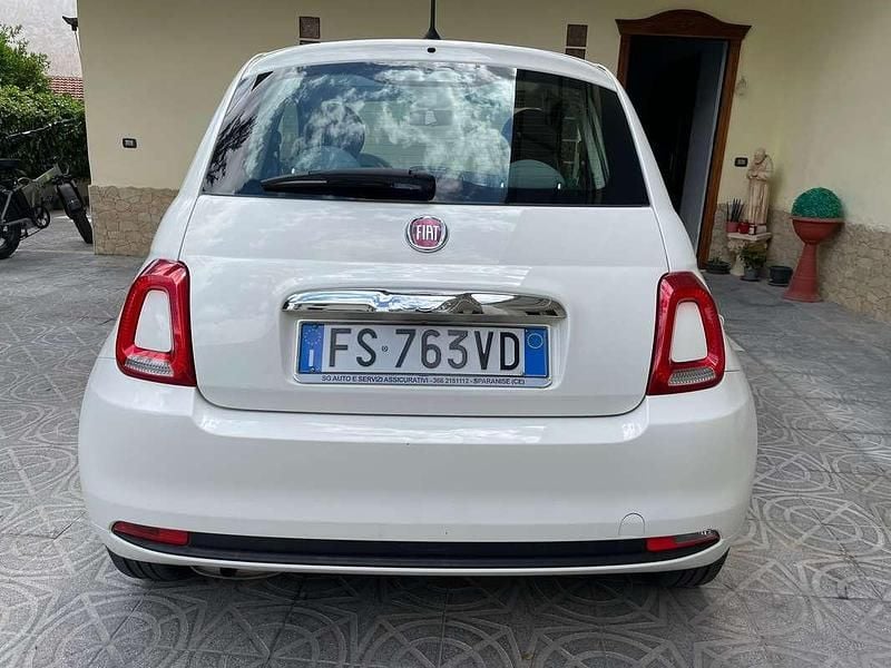 Begagnad Fiat 500 Lounge 69 HK (50 kW) 2018 Vit Halvkombi