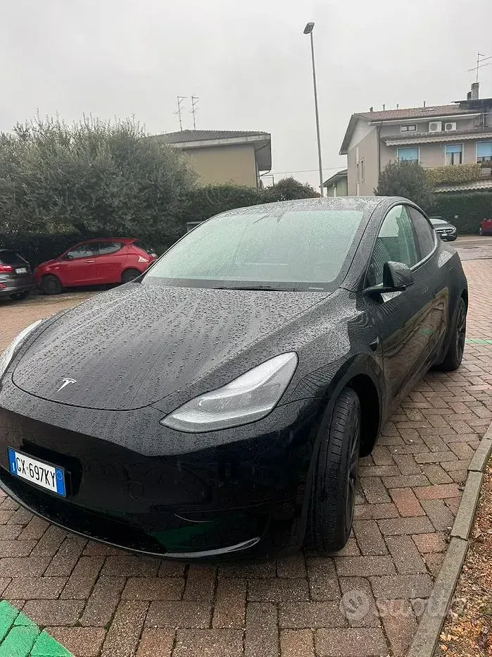 Usata Tesla Model Y 114 kW (155 CV) 2024 Nero SUV