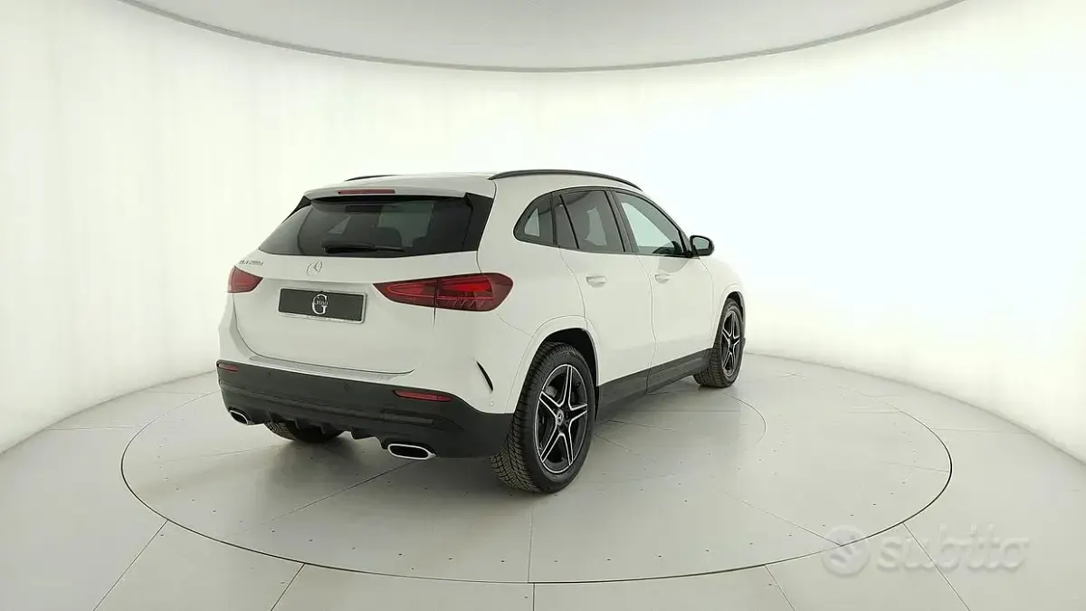 Usata Mercedes GLA200 150 CV (110 kW) 2025 Bianco SUV