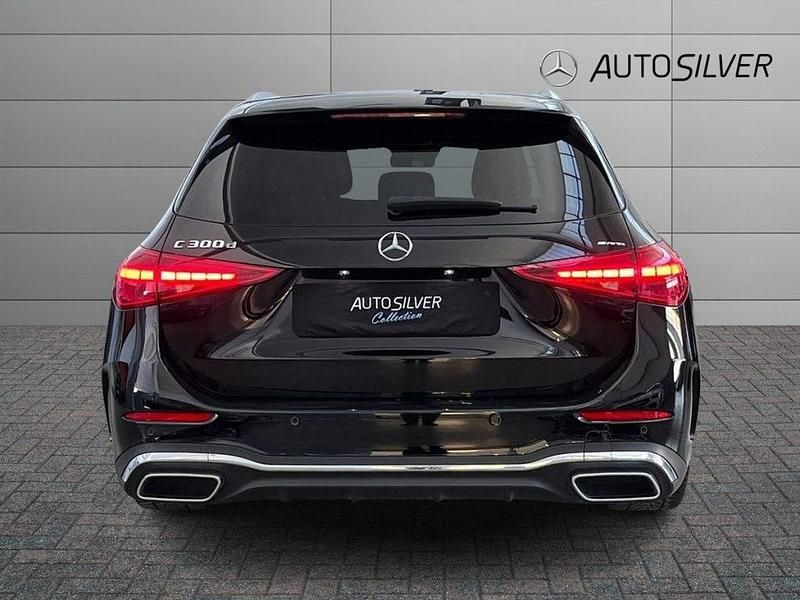 Usata Mercedes C300e Premium 265 CV (194 kW) 2022 Nero / metallizzato Station wagon