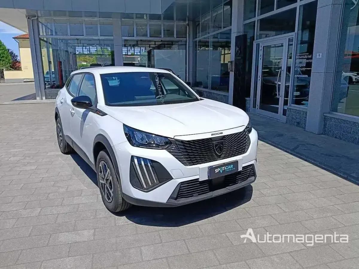 Usata Peugeot 2008 Style 102 CV (75 kW) 2025 SUV