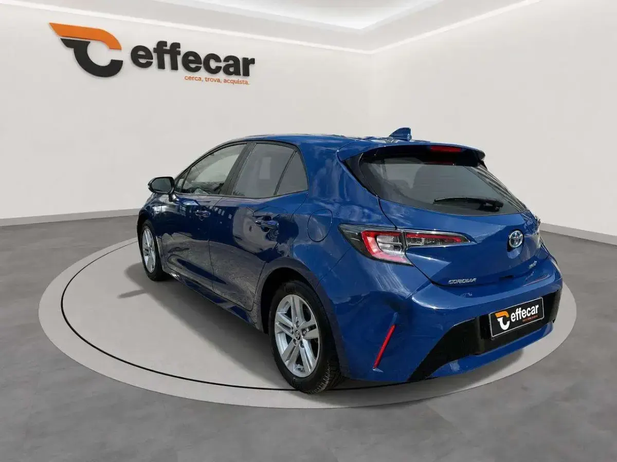 Usata Toyota Corolla Active 98 CV (72 kW) 2020 Blu Berlina