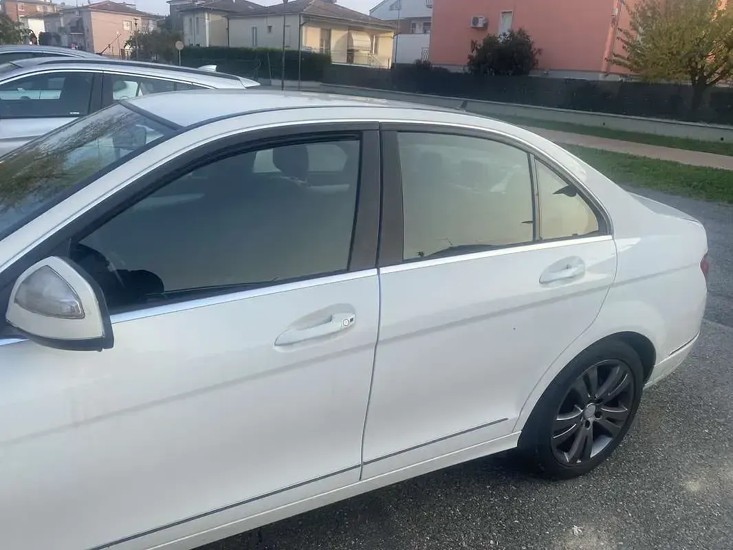 Usata Mercedes C220 Avantgarde 170 CV (125 kW) 2007 Berlina