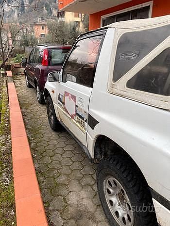 Usata Suzuki Vitara 75 CV (55 kW) 1991 Bianco SUV