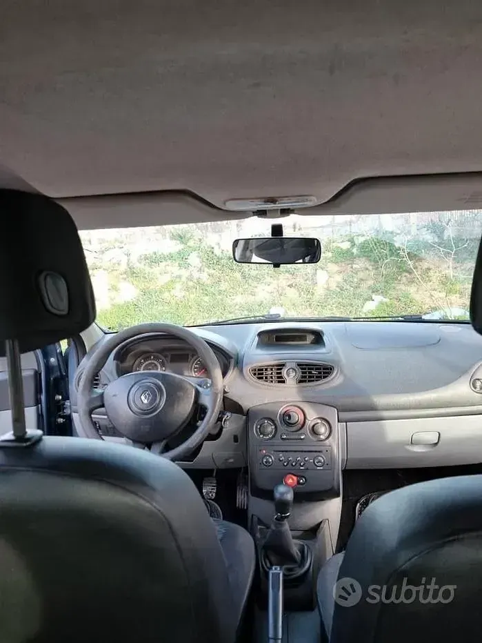 Usata Renault Clio III 68 CV (50 kW) 2007 Grigio Utilitaria